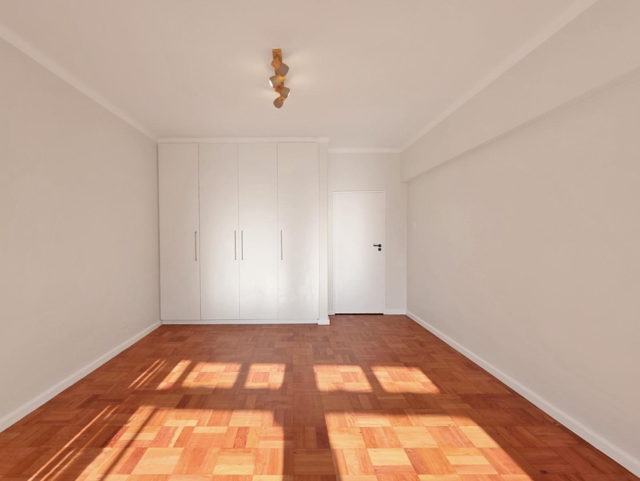 2 Bedroom Property for Sale in Sea Point Western Cape
